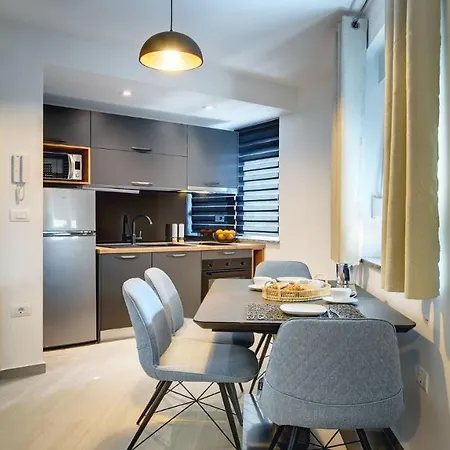 Exclusive * Πούλα